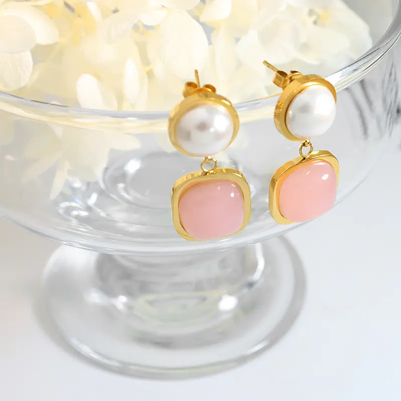 Temperamento 18k oro placcato in acciaio inox rosa bella giada Gemstaone imitazione perla orecchini pendenti per donna