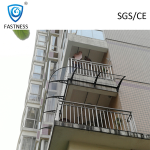 <span class=keywords><strong>Tettoia</strong></span> angolare <span class=keywords><strong>esterna</strong></span> in PC solido da 2,7 mm con supporti in plastica rinforzata, tenda da sole OEM per progetti residenziali - Product Image 3