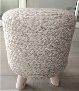 Poufs faits main en coton, best-sellers, avec assise rembourrée et confortable, pour salon et chambre à coucher, en vente. - Product Image 3