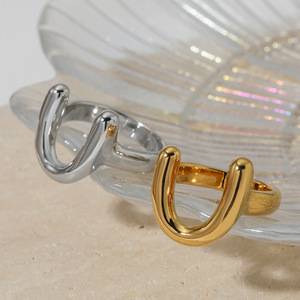 Anillos de herradura en forma de U de acero inoxidable, resistentes al desgaste, para amantes de los caballos, regalo al por mayor - Product Image 1
