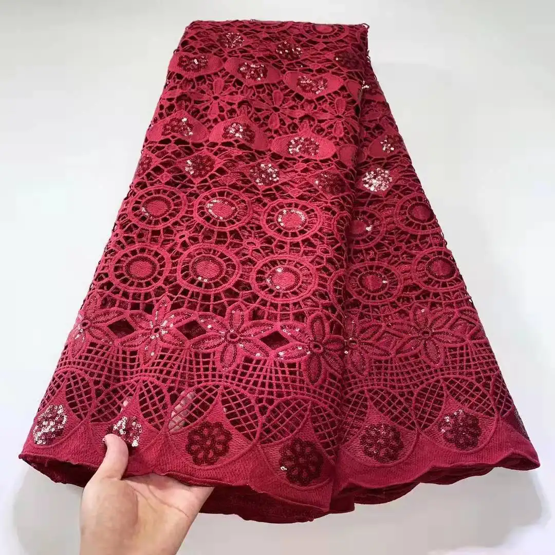 Genişlik 130 cm Polyester suda çözünür işlemeli beyaz süt ipek kumaş sequins doku kordon dantel kumaş için düğün elbisesi