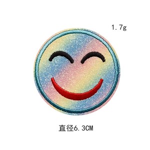 Parche bordado personalizado Gillian de Yiwu DIY parches brillantes de sonrisa en forma de corazón y flor tela de estilo de hierro - Product Image 1