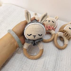 خشخيشة أطفال يدوية الصنع من الكروشيه على شكل أرنب كرتوني، حلقة خشبية للتسنين، ألعاب حيوانات، ديكور للأطفال - Product Image 2