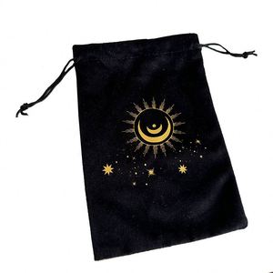 Sac en velours noir personnalisé 7x9cm avec impression croix dorée pour bijoux catholiques, chapelets et bracelets – Fournisseur direct usine - Product Image 1