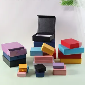 Embalaje de impresión personalizada Caja de regalo Tapa de ropa Cajas de papel Logo Cartón rígido Solapa de lujo Caja de zapatos plegable magnética abierta