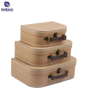 Nouvelle conception de boîte à vêtements pour bébé en carton fait main, boîte-cadeau en forme de valise - Product Image 6