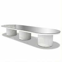 Table de salle à manger ovale contemporaine en fer forgé, durable, avec plateau en verre miroir, idéale pour hôtels, mariages, banquets et événements extérieurs – Collection Dreamlike VIP