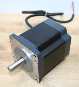 Moteur pas à pas hybride PKE596AC neuf pour usage industriel, expédition urgente disponible - Product Image 4