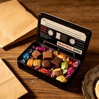 Boîte en métal rectangulaire personnalisée en forme de cassette rétro gaufrée avec couvercle à charnière, de qualité alimentaire, pour bonbons, chewing-gums et emballages cadeaux