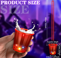 Gobelets de fête lumineux en PP à LED, vente chaude, logo personnalisé, verres à shot avec collier de perles, décorations de fête pour les boîtes de nuit