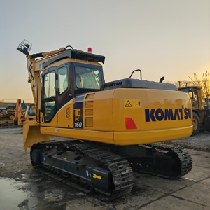 Excavatrice sur chenilles Komatsu PC160-7 d'occasion, 16 tonnes, pour travaux de terrassement et d'infrastructure routière municipale - Product Image 2