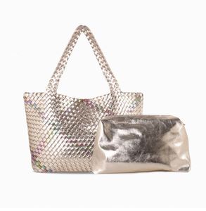 Sac tressé en cuir végétalien très tendance pour femme – Sac à main hobo, sac fourre-tout à poignée supérieure, sac à bandoulière, sac sous le bras - Product Image 1