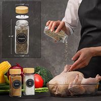 Bocaux à épices carrés en plastique de 120 ml de qualité alimentaire, salières à poivre en bambou au design moderne pour la vente en gros, le stockage et les fêtes