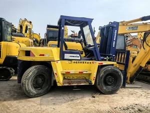 Montacargas Diésel Komatsu con Mástil de 3 Etapas, Neumáticos Neumáticos, Usado, para Operación en Pavimento Exterior, Conducción Asistida, Centro de Carga de 500 mm - Product Image 3