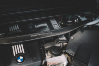 Barre de renfort de compartiment moteur en fibre de carbone sèche pour BMW Série 1 E82 E87 E88, Série 3 E92 E93 E90