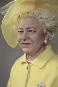 Figurine en cire réaliste grandeur nature de la célèbre reine britannique Élisabeth II à vendre - Product Image 5