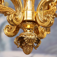 Lustre en laiton antique élégant de grande taille, style vintage français de luxe, pour hall d'hôtel et banquets