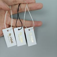 Étiquettes de vêtements personnalisées de haute qualité avec dorure à chaud, en carton, en papier couché, 2x4cm, étiquettes volantes