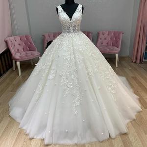 <b>White</b> Ball Gown Wedding Dress V-Neck <b>Lace</b> Vintage Style Natural Waistline Polyester Fiber 12-10 - Product Image 1