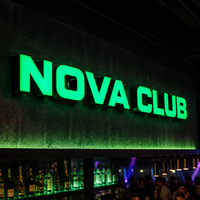 Letras de Canal LED Iluminadas Frontalmente en 3D Personalizadas para Bares y Discotecas, Letras Grandes de Aleación de Aluminio sin Marco para Decoración de Tiendas