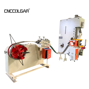 Machine <span class=keywords><strong>de</strong></span> poinçonnage pneumatique multifonctionnelle en métal avec alimentation automatique, équipement <span class=keywords><strong>de</strong></span> poinçonnage haute efficacité pour le traitement <span class=keywords><strong>de</strong></span> tôles - Product Image 1