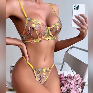 Ensemble de lingerie sexy exclusif transfrontalier avec soutien-gorge brodé floral color-block à armatures et string - Product Image 2