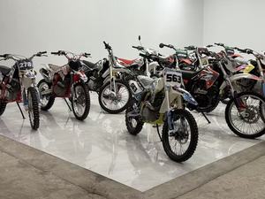 Motocicleta Todoterreno de 250cc de Segunda Mano, a Gasolina. Amortiguadores Ajustables Delanteros/Traseros con Bolsas de Aire Rápidas para Vehículos, Velocidad de 120 km/h - Product Image 4