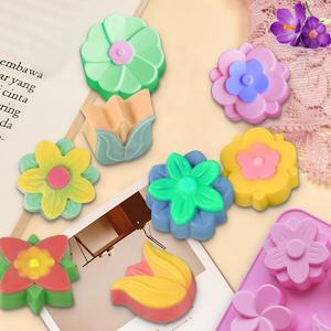 Moldes de silicona para jabón con flores en relieve de 6 cavidades con diferentes formas de flores para jabón hecho a mano galleta pudín <span class=keywords><strong>Teacake</strong></span> Jelly - Product Image 5