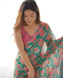 Traditional Printed <b>Red</b> Green <b>Saree</b> For Women Casual Wear Regular Fit Floor Length Indian Pakistani Clothing Heavy Chinnon <b>Saree</b> - Product Image 3