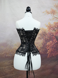 Bustier structuré romantique sans bretelles à col cœur, en dentelle cils, avec baleines, idéal pour séances photo artistiques et événements du soir - Product Image 2