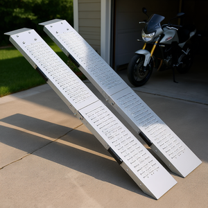 Lot de 2 rampes de chargement pliantes, capacité maximale de 950 lb, rampe d'accès pratique de 63 pouces pour moto, résistante, modèle D0100H59EZ2 - Product Image 2