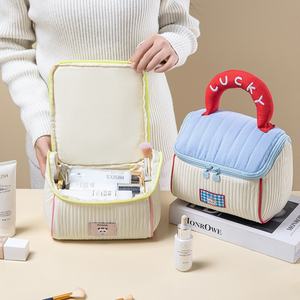 Bolsa de cosméticos de mano respetuosa con el medio ambiente suave de gran capacidad, cierre de cremallera de <span class=keywords><strong>cabina</strong></span> portátil de moda para niña bonita para almacenamiento de artículos de tocador - Product Image 3