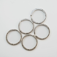 Fabricant en gros pas cher prix Nickel or métal porte-clés fendu porte-clés avec chaîne accessoire haute qualité plat porte-clés.