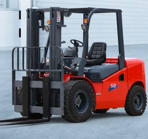 Дизельный вилочный погрузчик HZHI CPC с высоким подъемом, трехсекционной мачтой, высотой подъема 6 м, для средних нагрузок, с пневматическими шинами, вездеходный, для высотной укладки и работы в высоких помещениях - Product Image 2