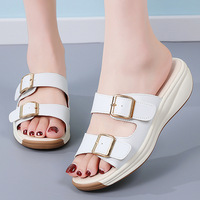 Sandales plates d'été grande taille pour femmes, tongs antidérapantes décontractées pour la plage, pantoufles avec doublure en cuir ultrafin
