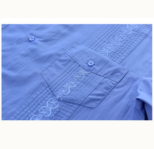 Camisas <span class=keywords><strong>Guayaberas</strong></span> <span class=keywords><strong>para</strong></span> <span class=keywords><strong>Hombre</strong></span> de Fábrica OEM, Camisas <span class=keywords><strong>Guayaberas</strong></span> Cubanas Mexicanas de Manga Corta con 4 Bolsillos <span class=keywords><strong>para</strong></span> <span class=keywords><strong>Hombre</strong></span> - Product Image 4