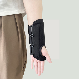 อุปกรณ์พยุงข้อมือแบบ Carpal Tunnel สำหรับโรคข้ออักเสบ เอ็นอักเสบ บรรเทาอาการปวด ระบายอากาศได้ดี ปรับขนาดได้ ผลิตจากโพลีเอสเตอร์เนื้อนุ่ม รับสกรีนโลโก้ - Product Image 2