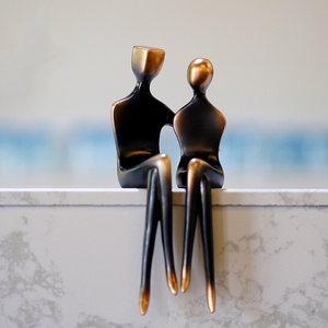 Europäischer Stil Abstrakte Figuren-Paar-Skulptur aus Harz zur Dekoration für Wohnzimmer, Büro, TV-Schrank, Eingangsbereich - Product Image 5