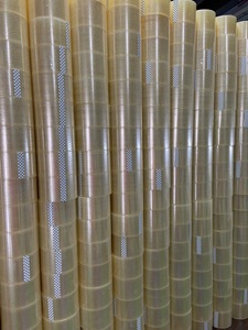 Rollos gigantes de cinta BOPP impresos para sellado de cajas de cartón, embalaje resistente, Impresión de logotipo OEM listo para exportar - Product Image 3