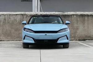 Nouvelle <span class=keywords><strong>BYD</strong></span> <span class=keywords><strong>Han</strong></span> L <span class=keywords><strong>EV</strong></span> 2025, longue autonomie 701 km, berline haut de gamme 4 portes 5 places avec moteur 500 kW pour la ville - Product Image 2