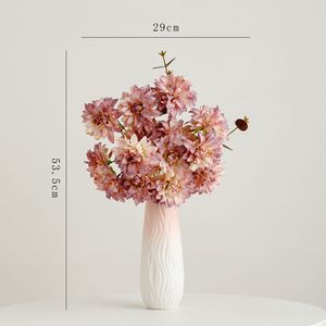 Vase en céramique dégradé rose clair avec une touche de luxe subtile pour la décoration de salon, de bureau ou pour l'affichage de fleurs artificielles - Product Image 6