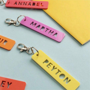 Tùy chỉnh khắc nhiều phông chữ <span class=keywords><strong>Keychain</strong></span> cá nhân nhựa cứng Móc Chìa Khóa Acrylic Tên văn bản tag - Product Image 6