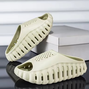 Autres pantoufles montantes légères et douces à semelle massante, à semelle épaisse, antidérapantes et confortables, de marques variées - Product Image 2