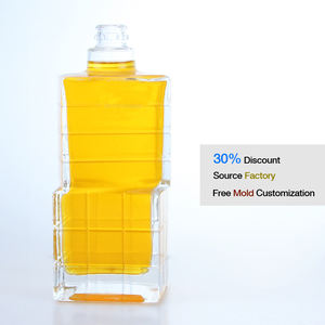 Bouteille en verre de whisky torsadé 70cl personnalisable de différentes capacités à partir de 750ml de tequila avec bouchon de <span class=keywords><strong>guara</strong></span> pour diffuseur - Product Image 1