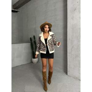 เสื้อโค้ทขนสัตว์ยาวแบบขายส่ง ขนมิงค์ ชินชิล่า ขนกระต่าย ย้อมสีและซักแล้ว พิมพ์ลาย ปิดกระดุมแถวเดียว - Product Image 3