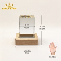 Cube de cristal personnalisé avec gravure photo, base en bois avec lumière LED USB, lampe de nuit en cristal 3D, presse-papiers, cadeau en gros