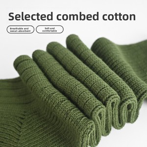 جوارب رجالية مخططة على الطراز الأوروبي والأمريكي مبطنة بالصوف للتجارة الخارجية، مقاسات كبيرة للشتاء، 70% قطن و30% بوليستر - Product Image 4