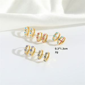 Pendientes de Aro con Perlas Ojo de Diablo, Diseño Original de Nicho, en Rodio, Aleación Moderna, Versátiles, Creativos, Regalo para Socialité - Product Image 2