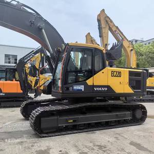 Godet de terrassement pour excavatrice Volvo EC220, construction robuste en métal noir - Product Image 5