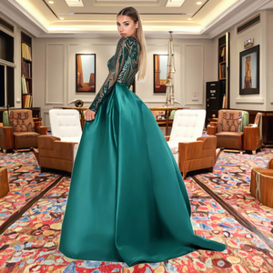 Abito da sera <span class=keywords><strong>verde</strong></span> <span class=keywords><strong>smeraldo</strong></span> taglie forti |   Abito a sirena a maniche lunghe con dettagli in pizzo e strascico. - Product Image 4